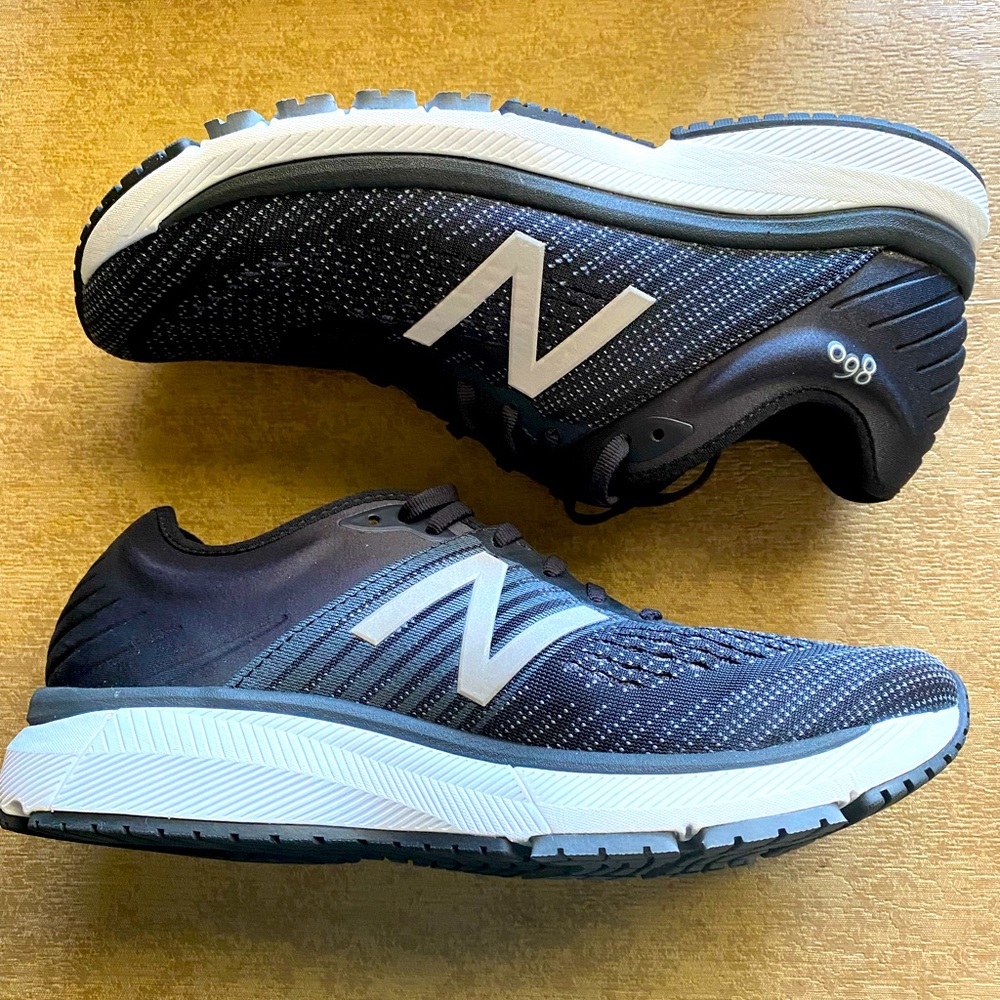 *NEW* New Balance Women’s Running Shoes, Size 11